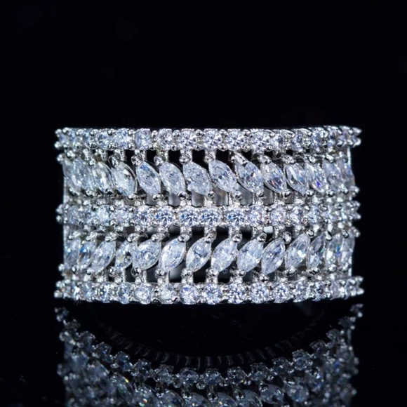 Jewelry - Pretty Designer Wide Diamond Ring